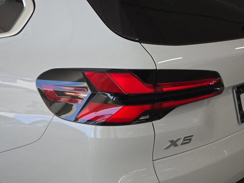 New 2026 BMW X5 sDrive40i w/ Climate Comfort Package RWD image 22