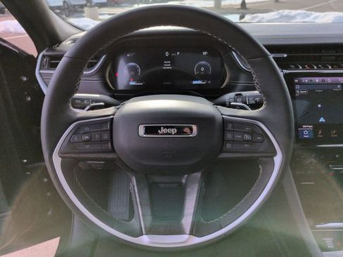 Certified 2024 Jeep Grand Cherokee L Limited w/ Luxury Tech Group II image 18