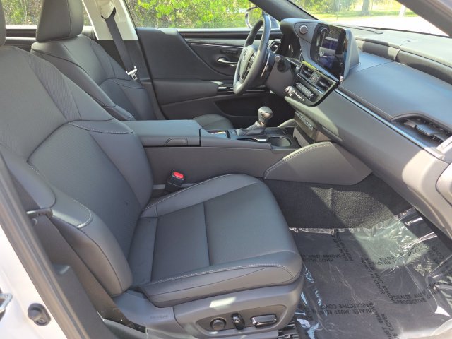 Used 2025 Lexus ES 350 w/ Premium Package FWD image 10