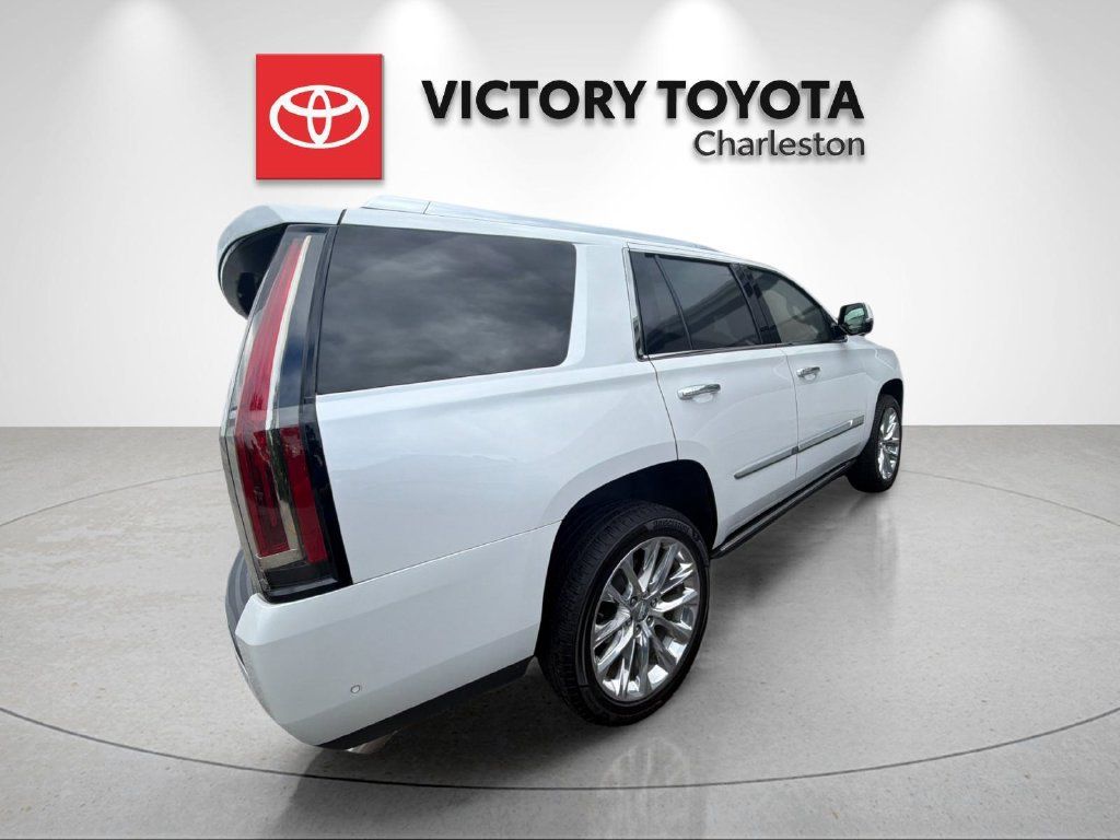 Used 2020 Cadillac Escalade Premium Luxury AWD/4WD image 7