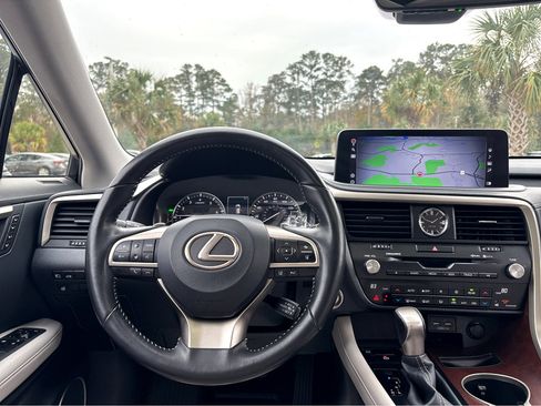 Used 2020 Lexus RX 350L Premium image 4