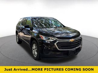 Used 2021 Chevrolet Traverse LS FWD video 1