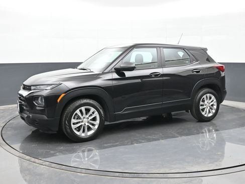 Used 2021 Chevrolet TrailBlazer LS image 4