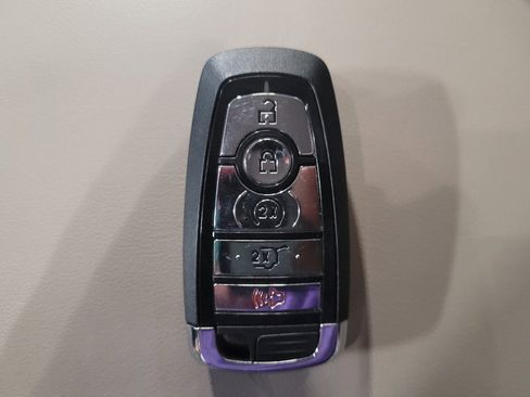 Used 2022 Lincoln Corsair FWD w/ Equipment Group 101A image 32