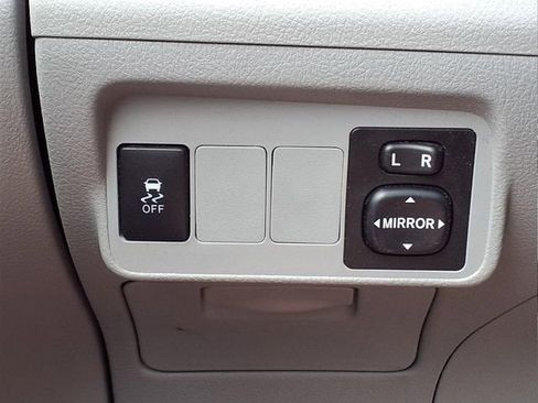 Used 2012 Toyota Corolla LE FWD image 22