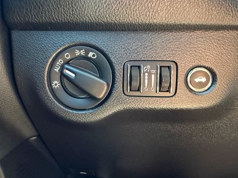 Used 2015 Dodge Challenger SXT w/ Driver Convenience Group RWD image 24