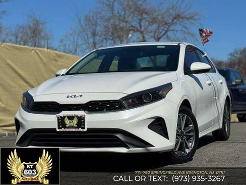 Used 2023 Kia Forte LXS image 1