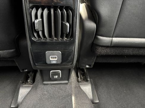 Used 2025 Jeep Compass Limited image 23