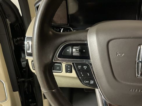 Used 2019 Lincoln Navigator L Reserve image 25