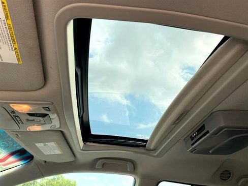 Used 2012 Toyota Sienna XLE image 13