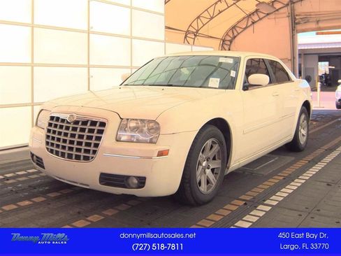 Used 2007 Chrysler 300 RWD image 1