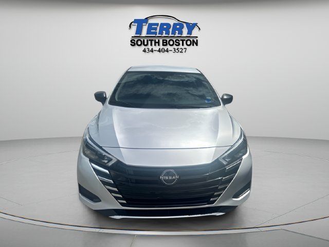 Used 2025 Nissan Versa S FWD image 2