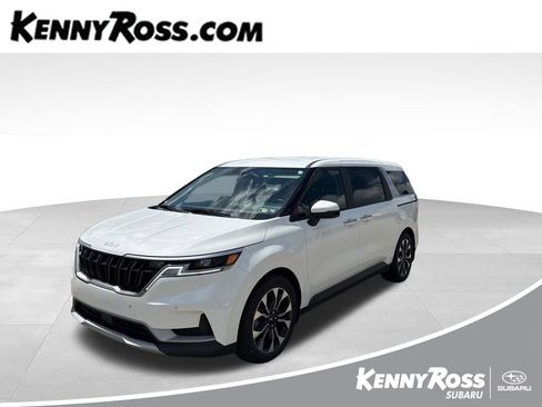 Used 2023 Kia Carnival EX FWD image 1