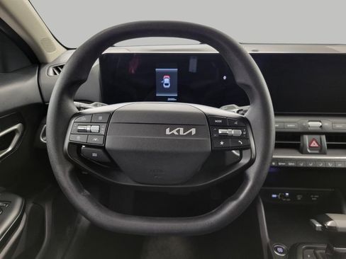 Used 2025 Kia K4 FWD image 5