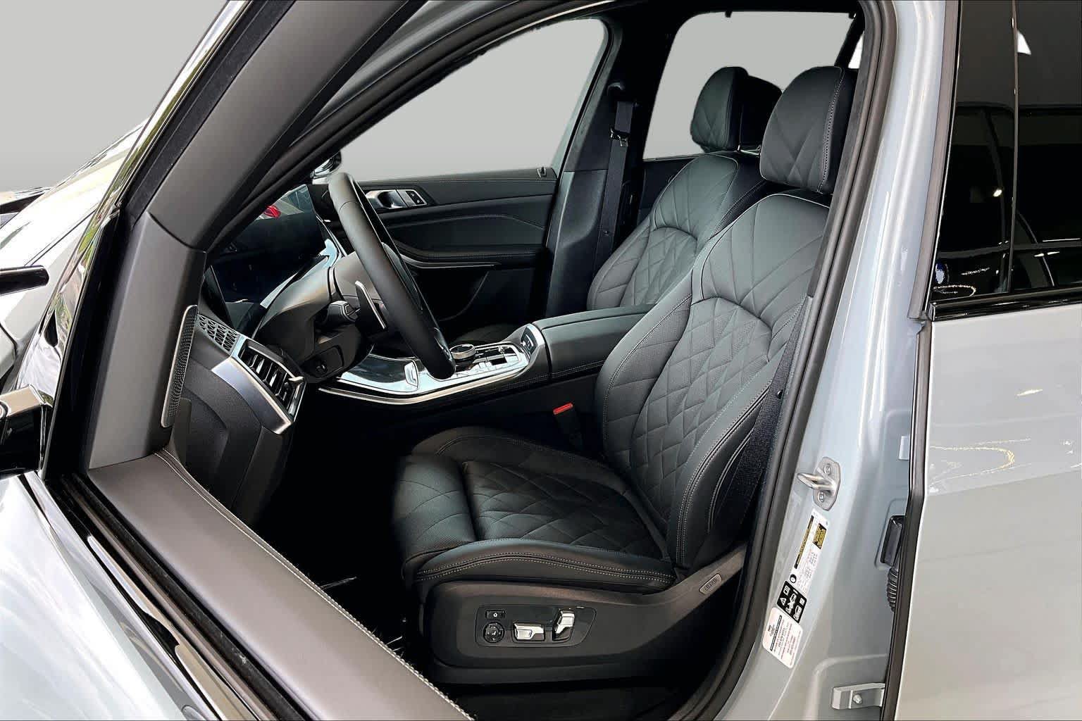Used 2026 BMW X5 M60i AWD/4WD image 7