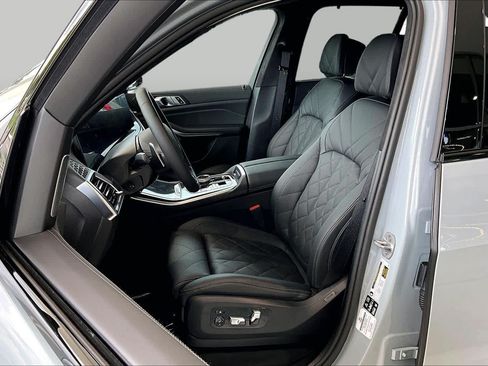 Used 2026 BMW X5 M60i AWD/4WD image 7