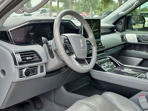 Used 2020 Lincoln Navigator L Reserve w/ Luxury Package AWD/4WD image 10