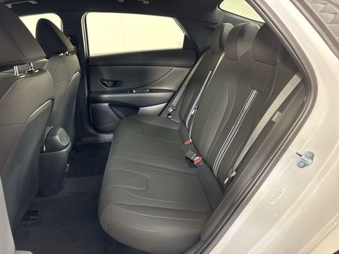 New 2025 Hyundai Elantra SEL FWD image 16