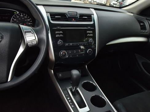 Used 2015 Nissan Altima 2.5 S w/ Power Driver Seat Package FWD image 25