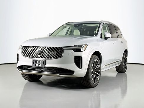 New 2026 Volvo XC90 T8 Ultra w/ Protection Package Premier AWD/4WD image 3