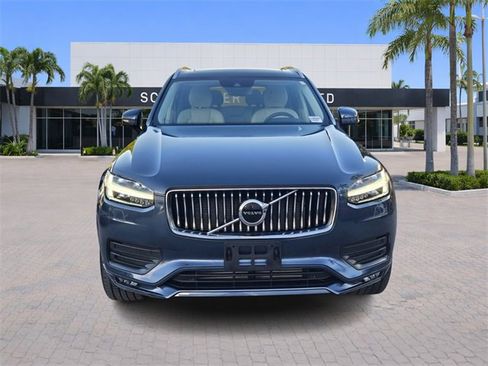 Used 2022 Volvo XC90 T6 Momentum w/ Climate Package image 2
