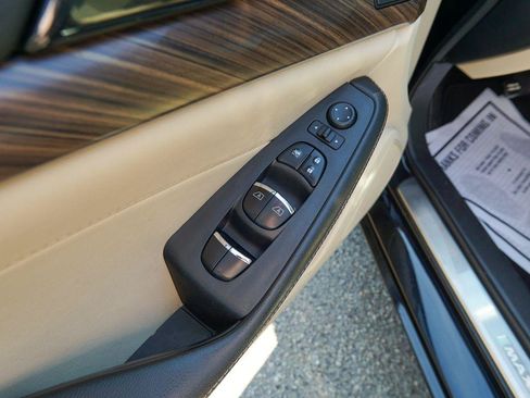 Used 2018 Nissan Maxima Platinum FWD image 16