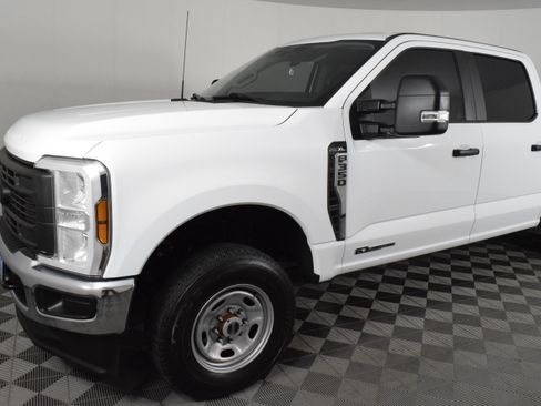 Used 2024 Ford F350 XL w/ XL Chrome Package image 11