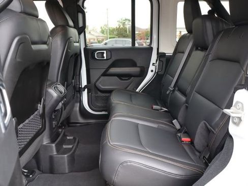 Used 2024 Jeep Wrangler Unlimited Sahara w/ Technology Group AWD/4WD image 39