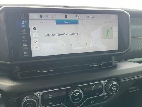 Used 2025 Jeep Wrangler Unlimited Rubicon image 27