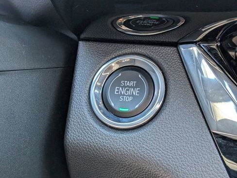 Used 2025 Buick Envista Avenir FWD image 32