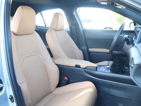 Certified 2025 Lexus UX 300h AWD w/ Accessory Package (Z2) image 35