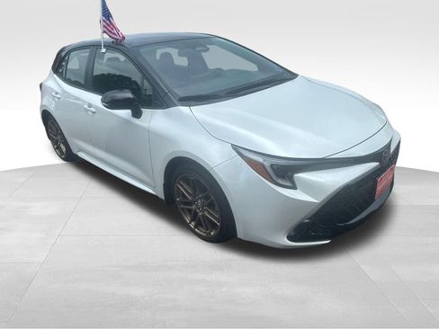 Used 2025 Toyota Corolla Hatchback w/ SE Package FWD image 30