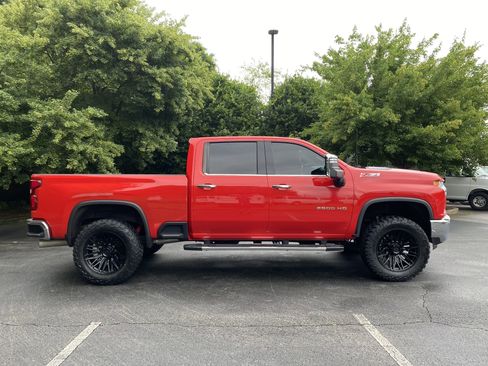 Used 2022 Chevrolet Silverado 2500 LTZ w/ LTZ Premium Package AWD/4WD image 10