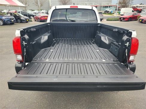 Used 2023 Toyota Tacoma 2WD Access Cab image 11