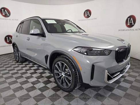 Used 2025 BMW X5 xDrive40i w/ M Sport Package image 1