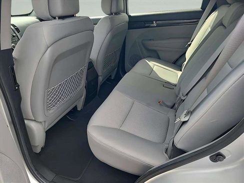 Used 2013 Kia Sorento LX image 15