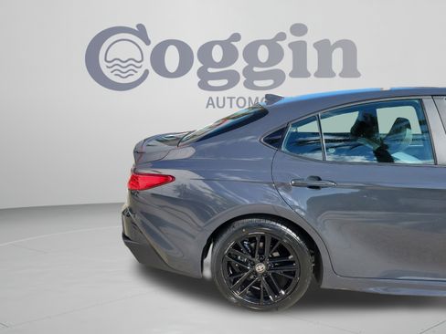 Used 2025 Toyota Camry SE FWD image 29