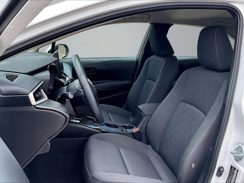 Used 2025 Toyota Corolla LE FWD image 22