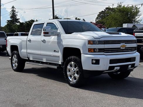 Used 2019 Chevrolet Silverado 2500 LTZ w/ Duramax Plus Package AWD/4WD image 3