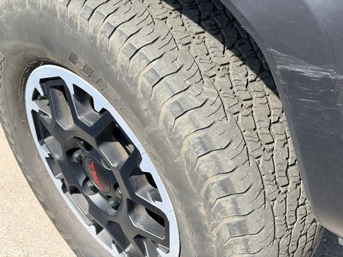 Used 2024 Toyota Tacoma TRD Off-Road AWD/4WD image 18