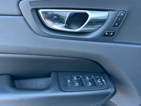 Used 2023 Volvo XC60 T8 Core image 12