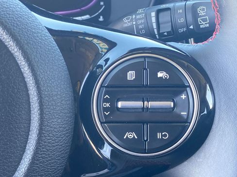 Certified 2024 Kia Soul GT-Line FWD image 23