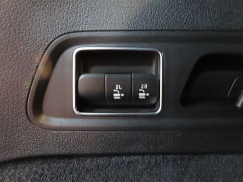 Used 2025 Mercedes-Benz GLS 450 4MATIC image 37