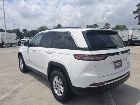 Used 2024 Jeep Grand Cherokee Laredo RWD image 8