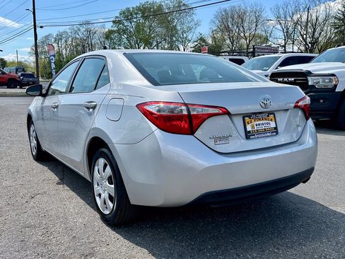 Used 2016 Toyota Corolla LE FWD image 6