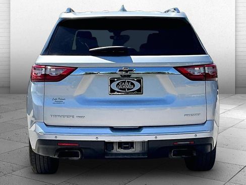 Used 2021 Chevrolet Traverse LS AWD/4WD image 3
