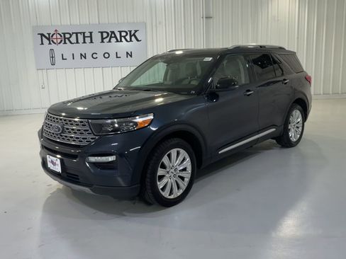 Used 2022 Ford Explorer Limited w/ Limited Technology Package RWD image 5