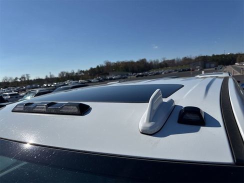 Used 2023 GMC Sierra 2500 SLT w/ SLT Premium Package image 12