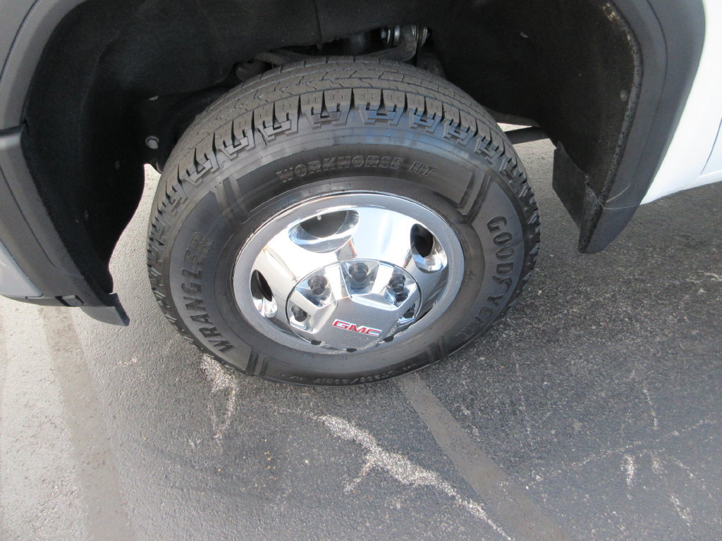 Used 2024 GMC Sierra 3500 SLE w/ SLE Value Package AWD/4WD image 15