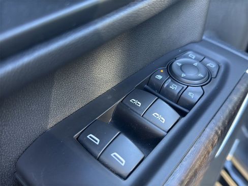 Used 2020 GMC Sierra 2500 Denali w/ Denali Ultimate Package image 9